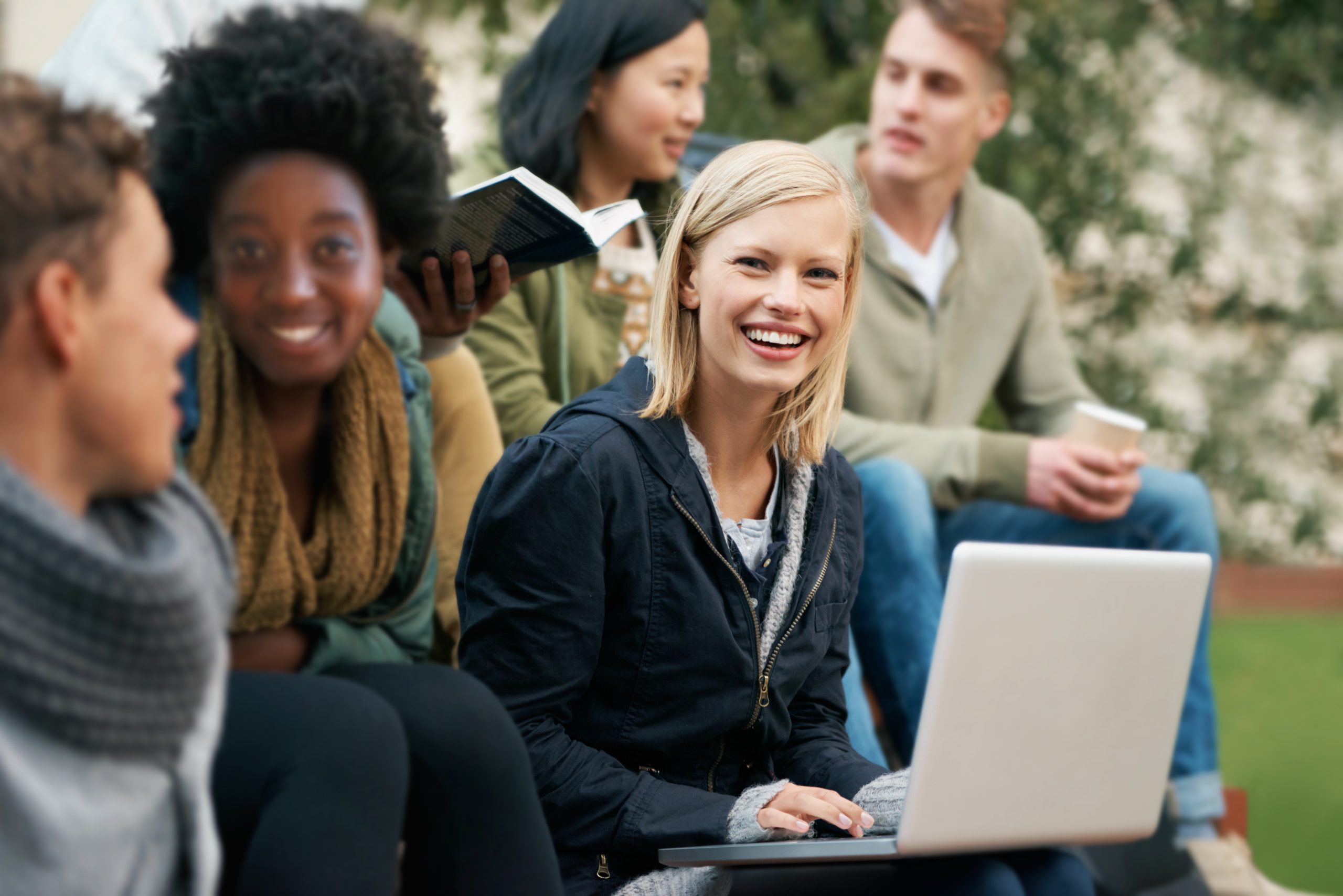 ESTP-étudiants-ordi